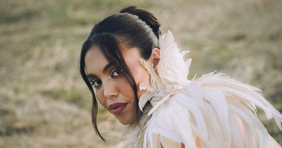 Dora Sanches transforma o ‘ghosting’ em composição: ouça o novo single ‘Passarinho’ Dora Sanches transforma o ‘ghosting’ em composição: ouça o novo single ‘Passarinho’