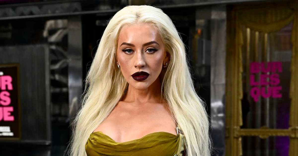 Christina Aguilera Revolta Fãs no México com Gafe e Decisão Contestável Christina Aguilera Revolta Fãs no México com Gafe e Decisão Contestável