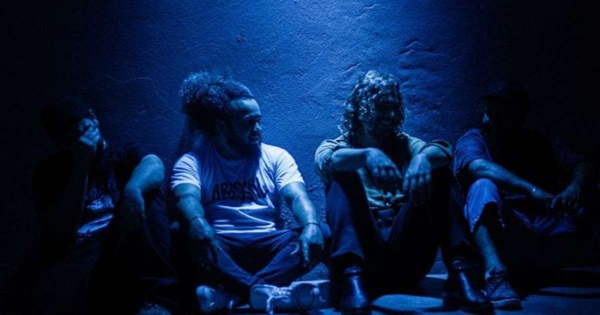 Abissal e a Melancolia Luminosa de ‘SUTRA’: Uma Análise Profunda