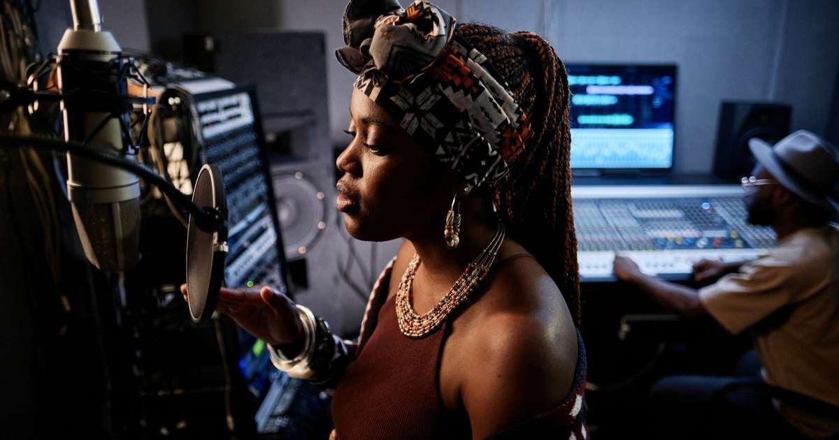 Desigualdade de Gênero na Indústria Musical Brasileira: Apenas 11 Mulheres entre os 100 Artistas com Maior Rendimento