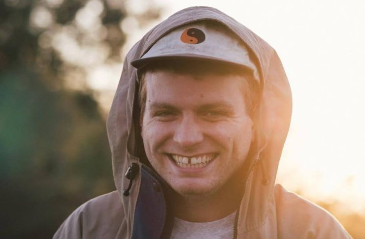 Mac DeMarco chega ao Brasil em abril para nove shows, com oito esgotados