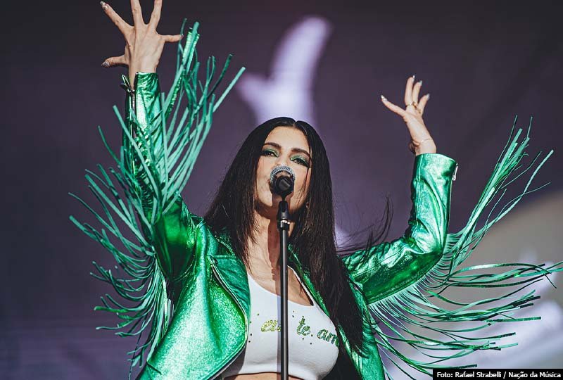 Marina Celebra a Conexão com Fãs Brasileiros no Lollapalooza Brasil