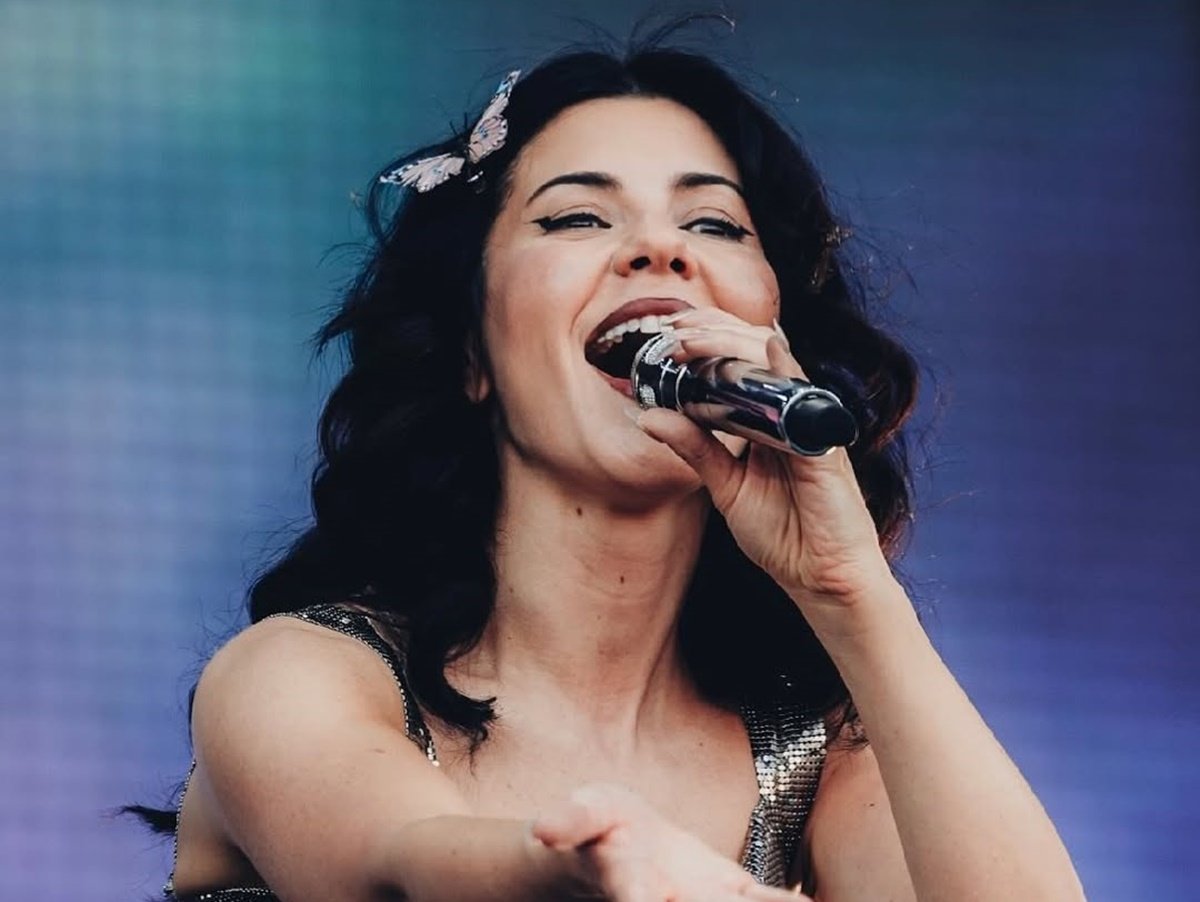MARINA deixará seu maior hit de fora da setlist do Lollapalooza Brasil? Saiba o que esperar do show!