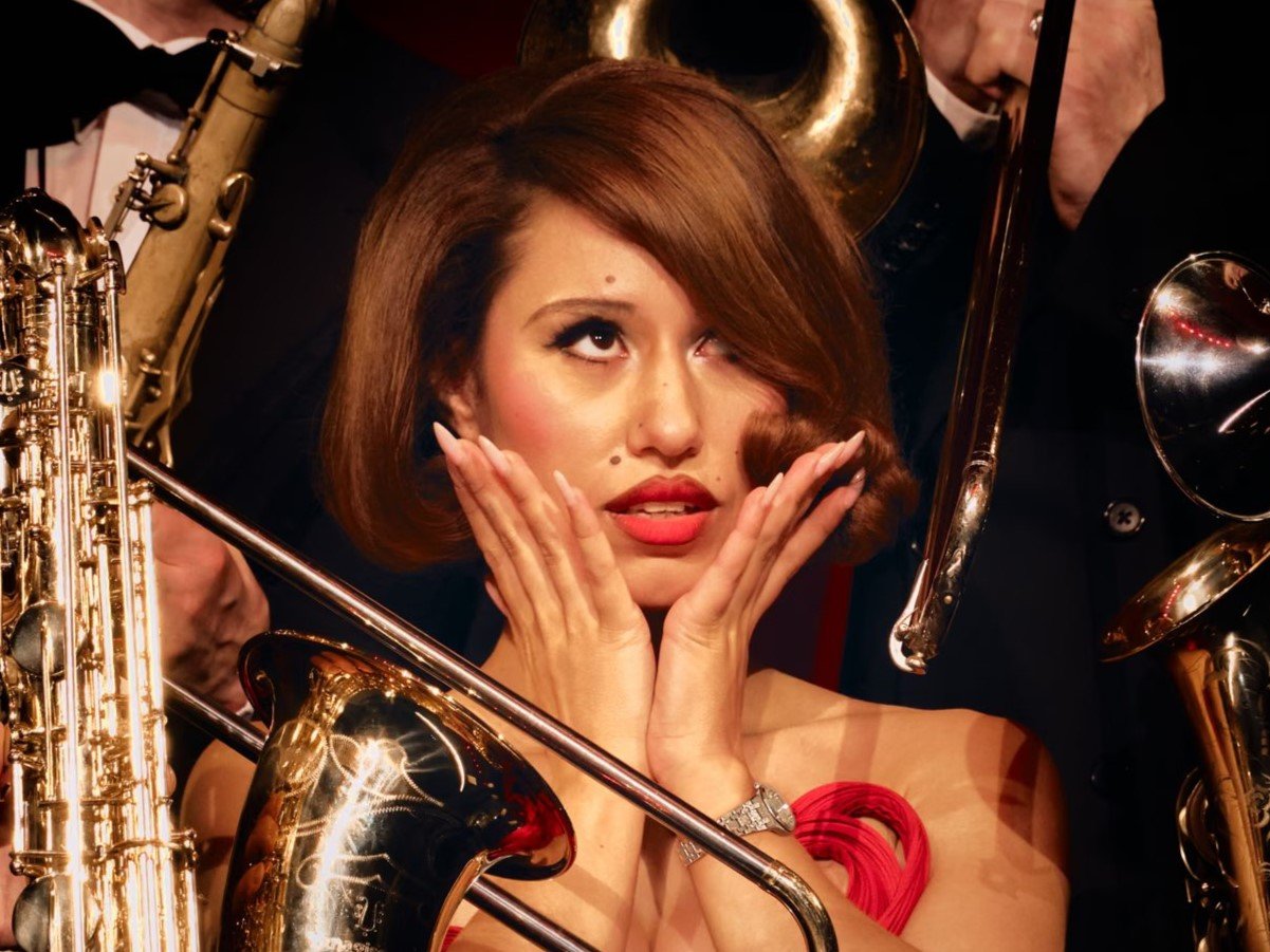 RAYE: A Quintessência de Artisticidade em ‘THIS MUSIC MAY CONTAIN HOPE.’ RAYE: A Quintessência de Artisticidade em ‘THIS MUSIC MAY CONTAIN HOPE.’