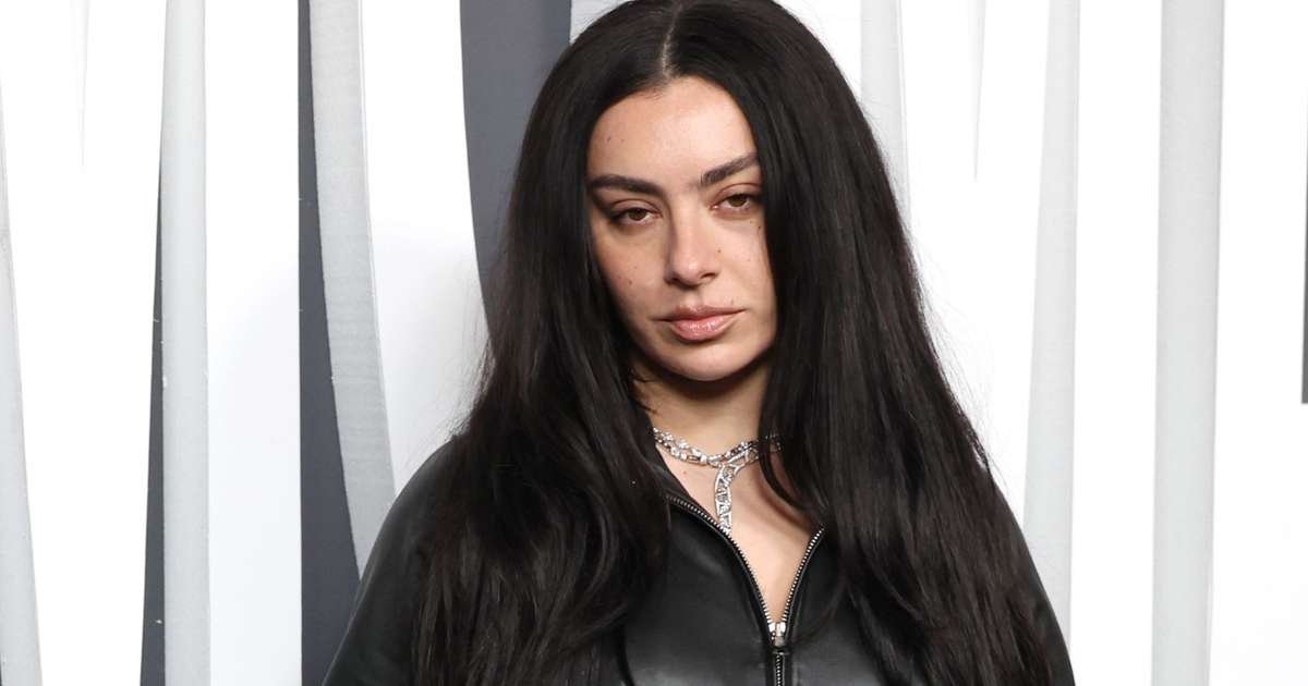 Charli XCX Anuncia ‘Reinvenção do Rock’ no Novo Álbum