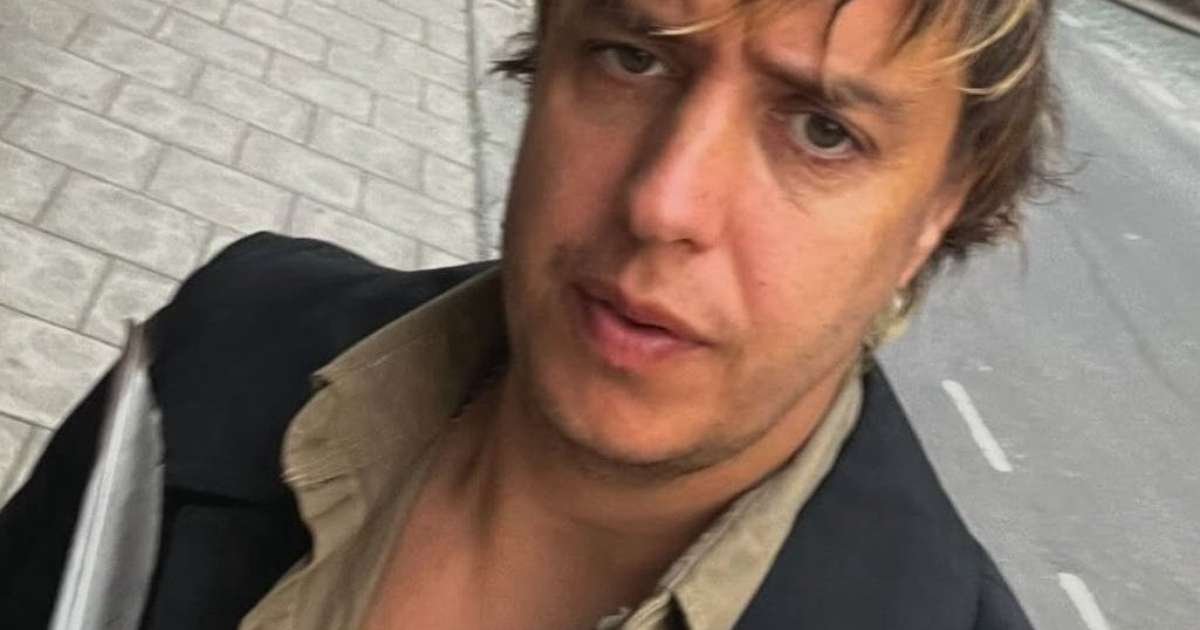 Julian Casablancas (The Strokes) e o Uso do Autotune: Entenda a Nova Fase da Banda