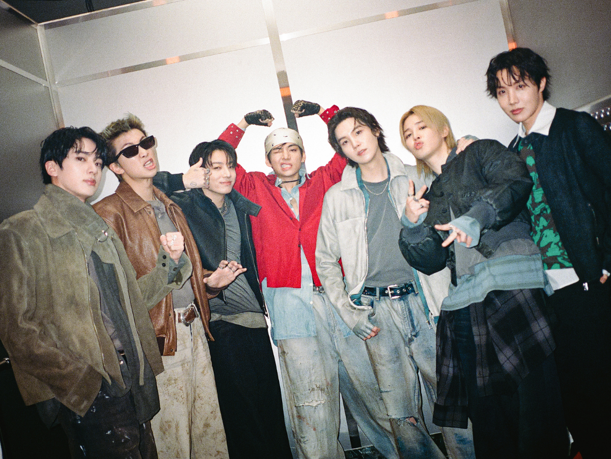 BTS Mantém Liderança na Billboard 200 com ‘ARIRANG’ e Enfrenta Kanye West