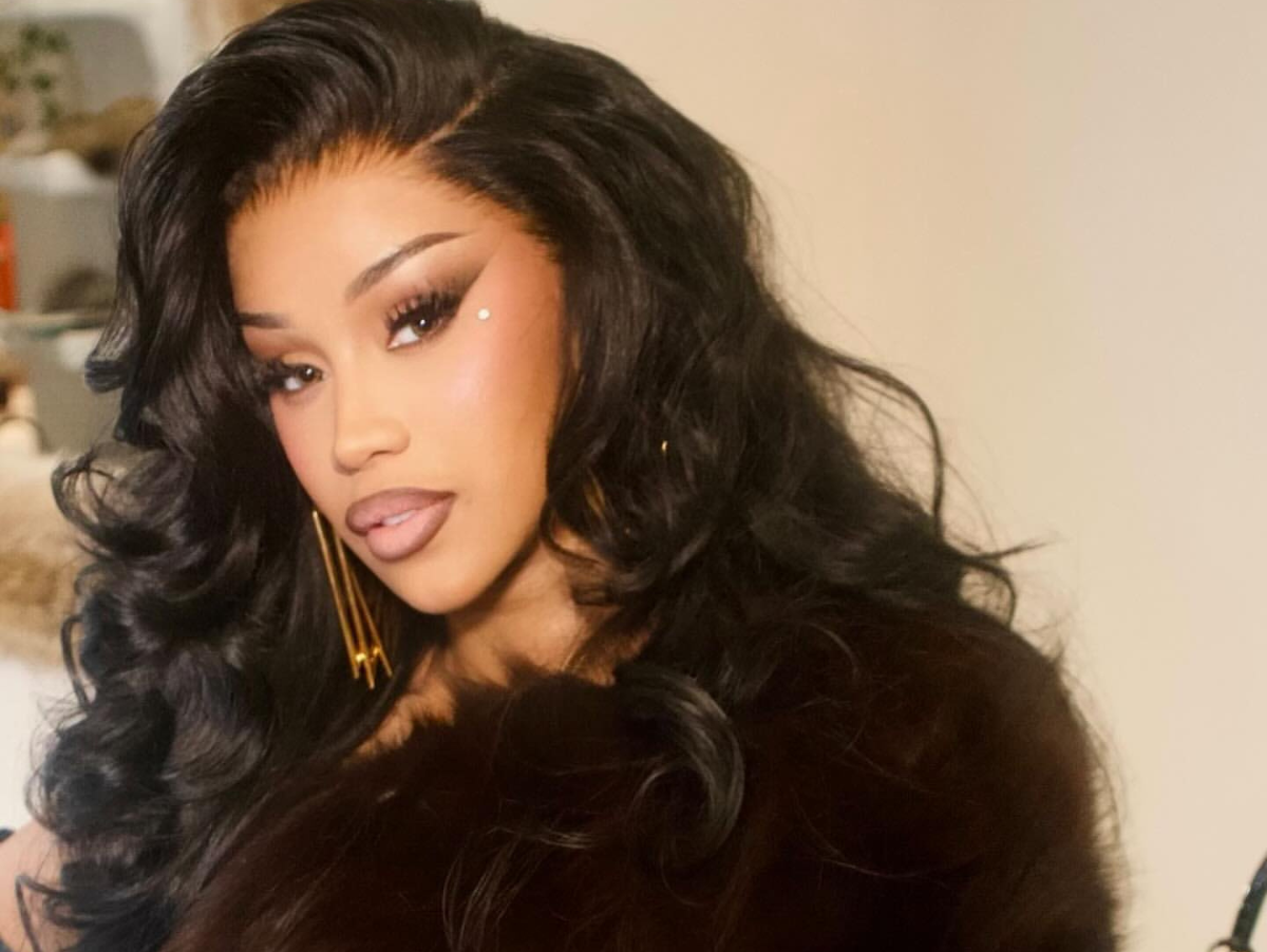 Cardi B denuncia fraude de US$ 60 mil em cartão de crédito durante turnê