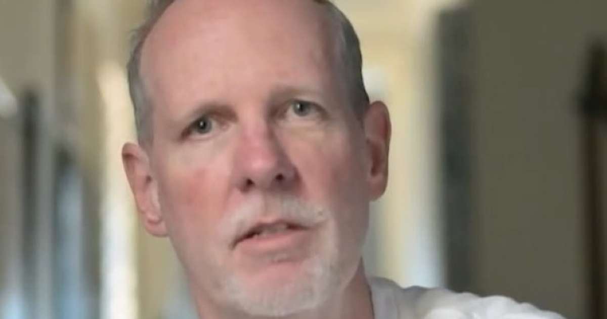 Guitarrista do No Doubt revela diagnóstico de Parkinson: ‘luta diária’