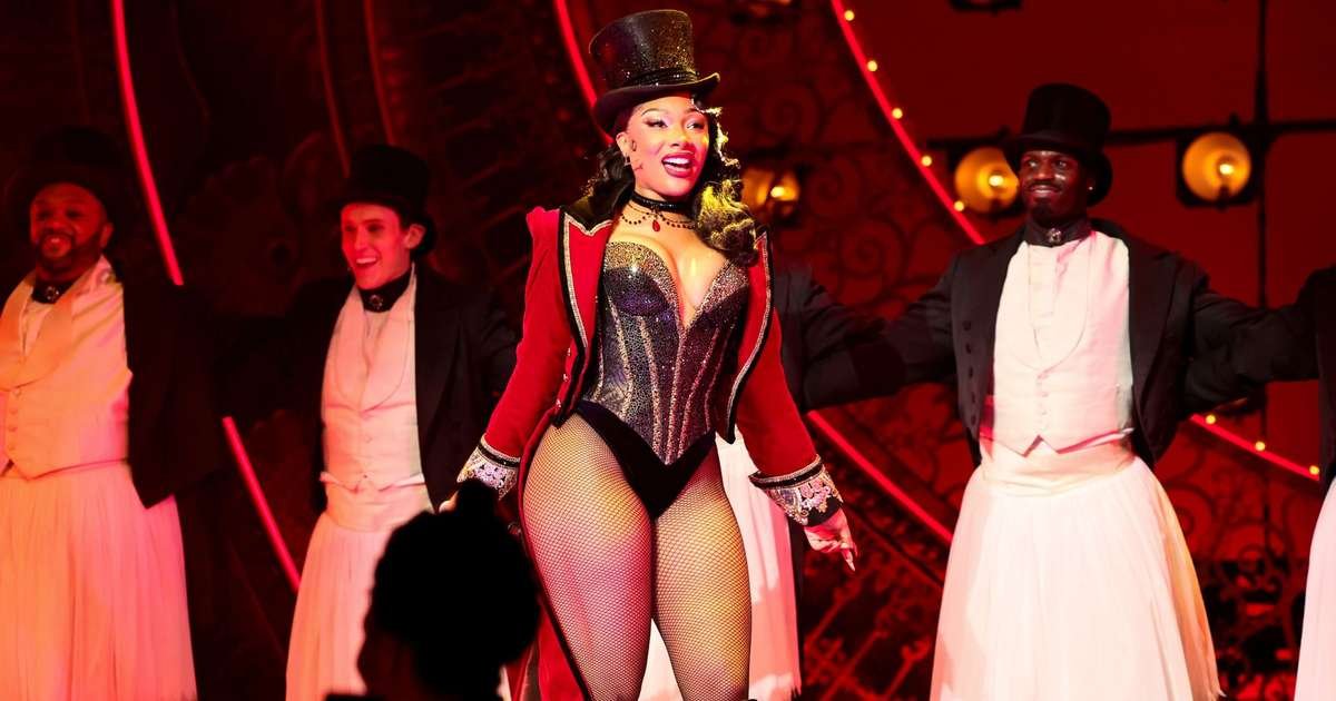 Megan Thee Stallion é hospitalizada após ficar ‘muito doente’ durante apresentação de ‘Moulin Rouge! The Musical’ na Broadway Megan Thee Stallion é hospitalizada após ficar ‘muito doente’ durante apresentação de ‘Moulin Rouge! The Musical’ na Broadway