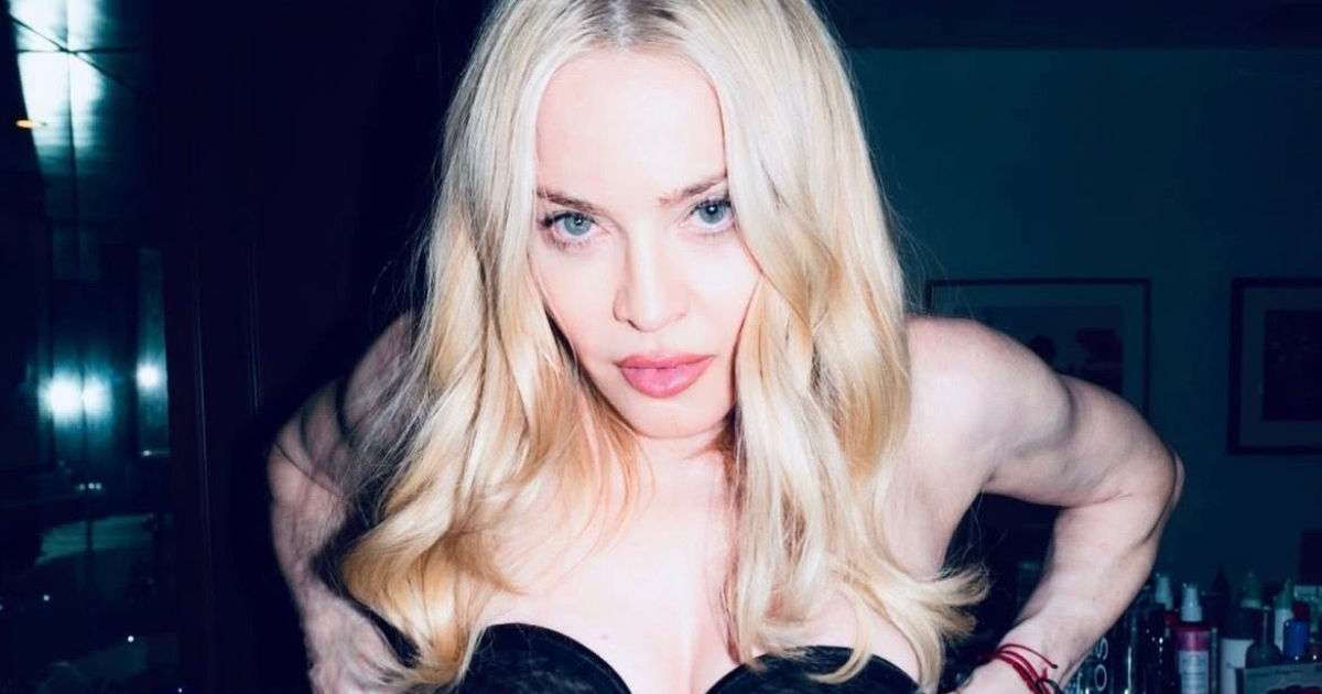 Madonna Revela Sequência de Álbum Icônico com 4 Capas e 16 Faixas Madonna Revela Sequência de Álbum Icônico com 4 Capas e 16 Faixas