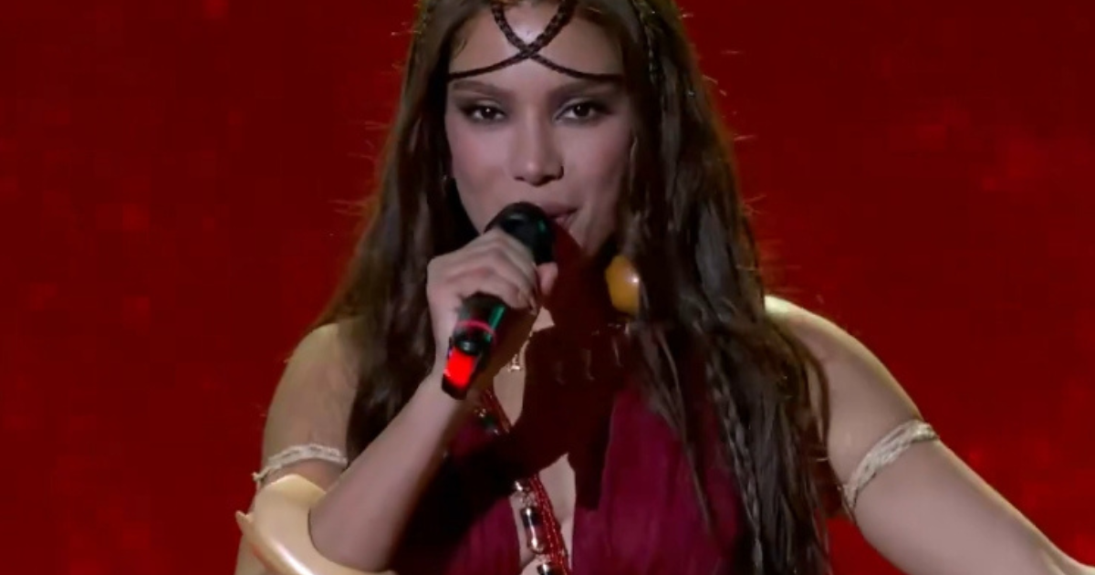 Anitta Realiza Primeira Performance ao Vivo de ‘Meia-Noite’; Assista Agora Anitta Realiza Primeira Performance ao Vivo de ‘Meia-Noite’; Assista Agora