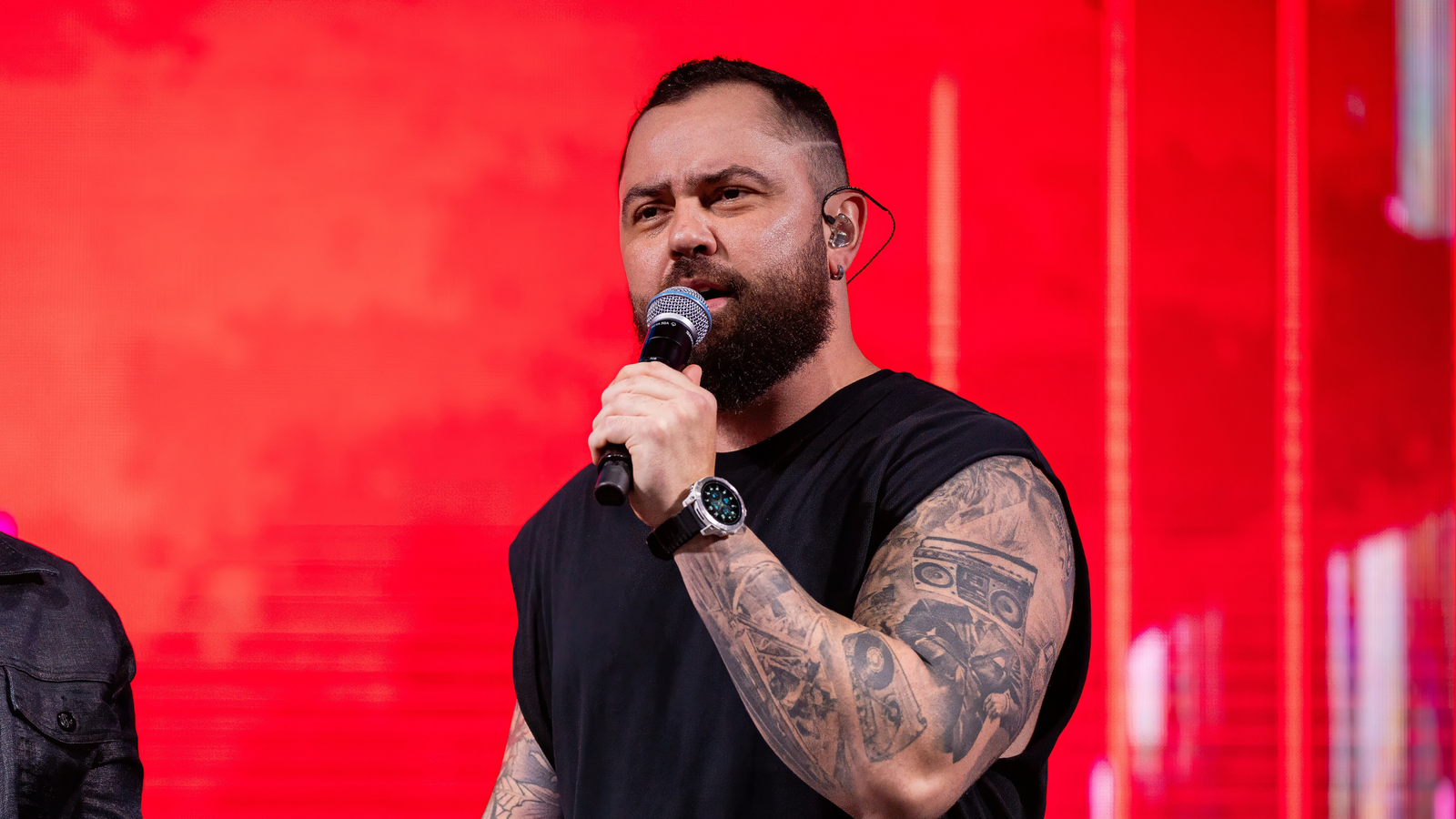 Mateus Surpreende com Novas Aquisições Musicais em Hiato com Jorge