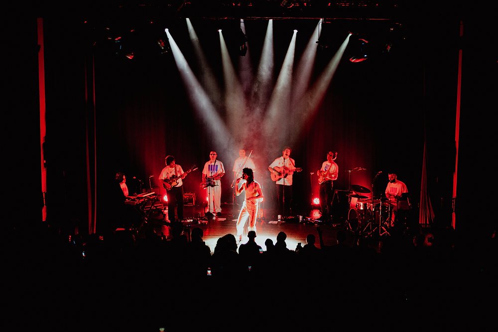 Zé Ibarra se apresenta no Theatro Pedro II, em Ribeirão Preto, pelo projeto ‘A Música Brasileira Vive’