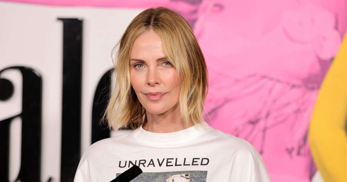 Charlize Theron Compartilha Reflexões Sobre Tragédia Familiar
