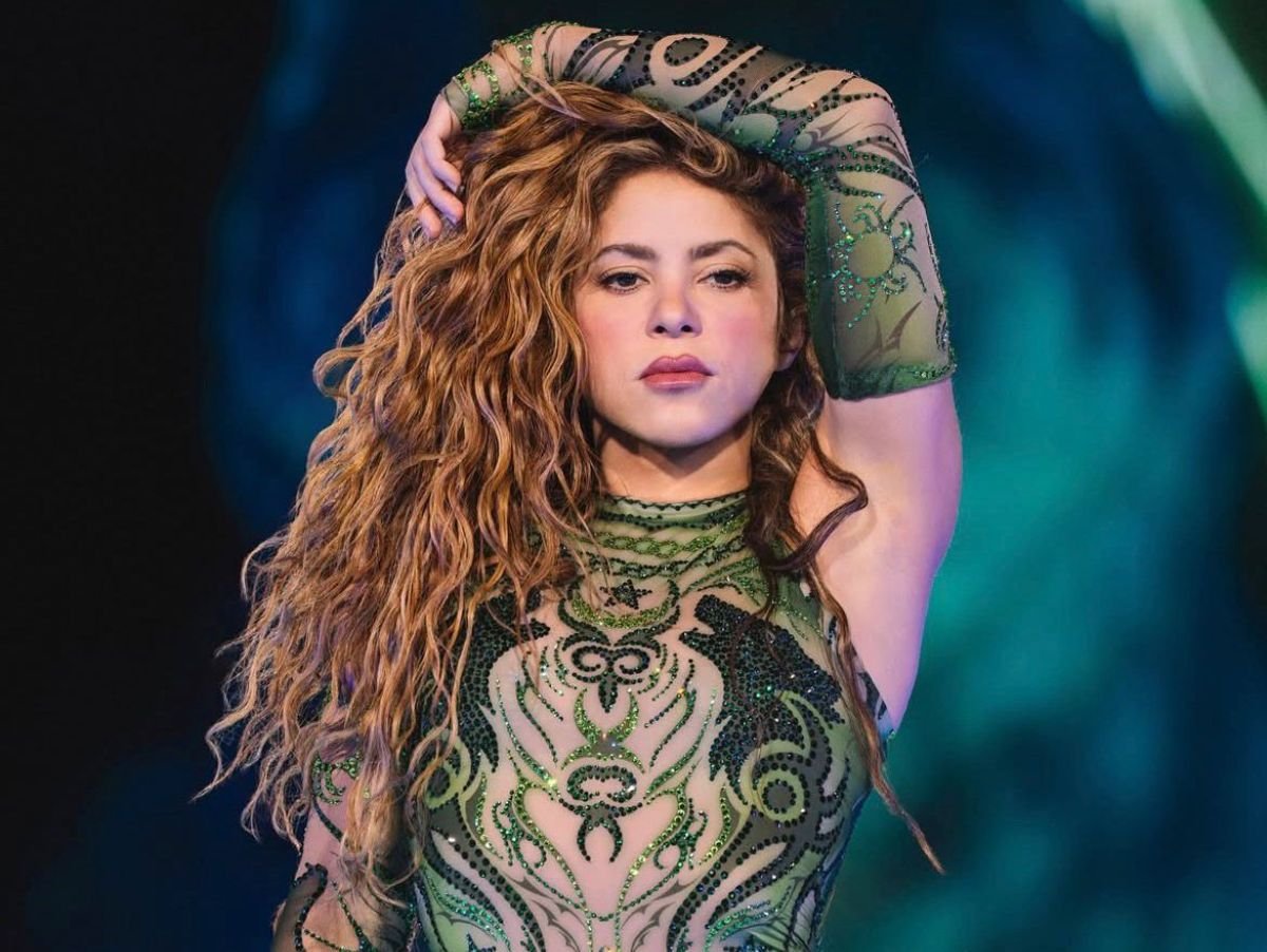 Shakira Inova na Promoção do Show em Copacabana