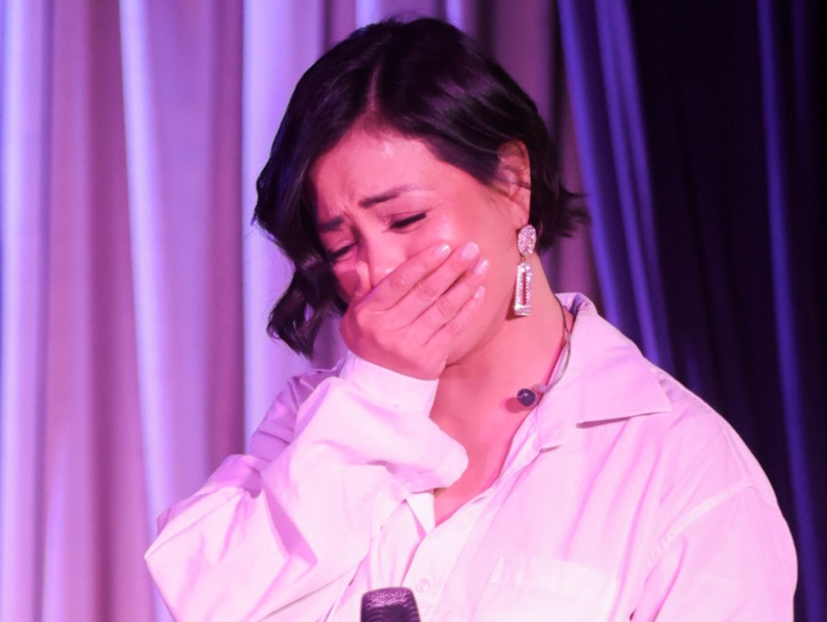 Li Martins, do Rouge, se emociona em 1º show após a trágica morte do marido