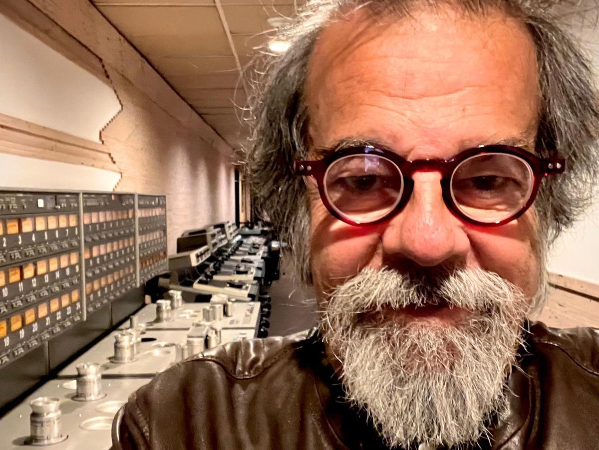 Moogie Canazio: Tributos a um Legado Musical