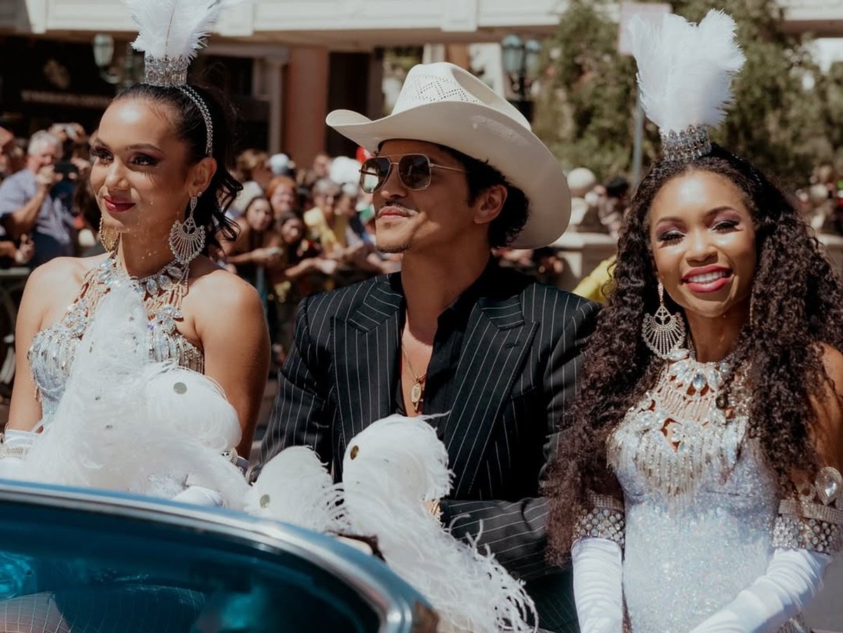 Bruno Mars ganha rua com seu próprio nome às vésperas de iniciar a “The Romantic Tour” Bruno Mars ganha rua com seu próprio nome às vésperas de iniciar a “The Romantic Tour”