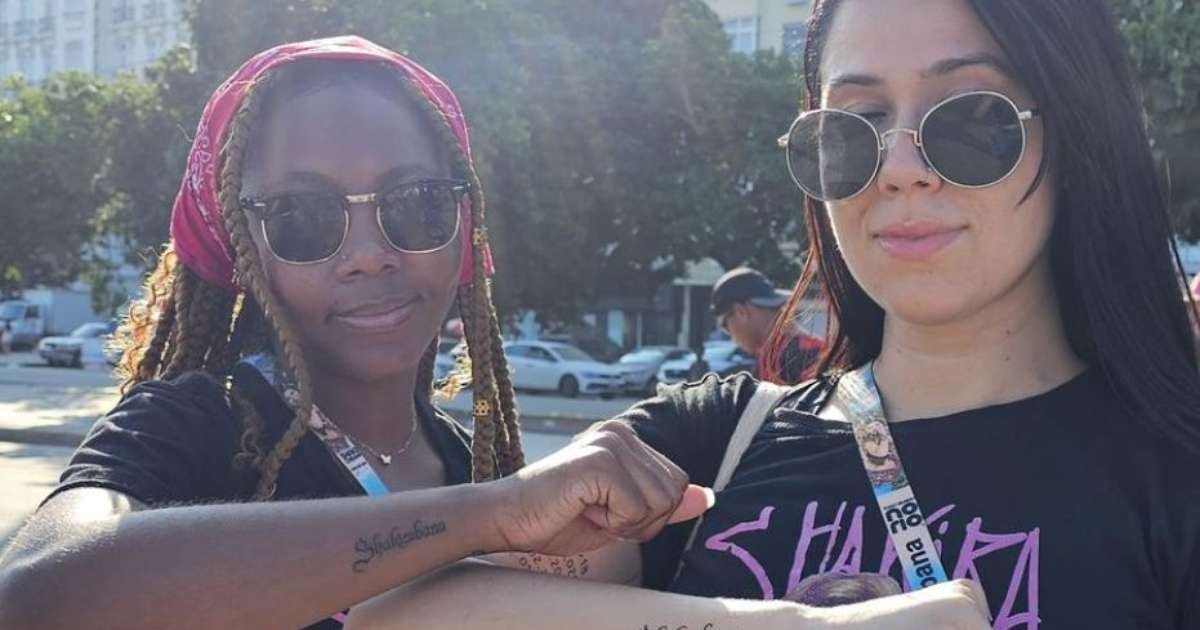 Amigas tatuam ‘Shakiracabana’ para marcar megashow da cantora no Rio