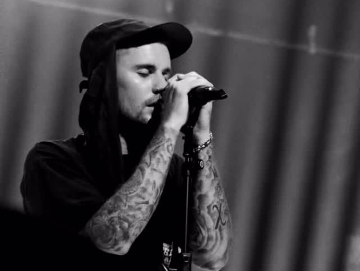 Justin Bieber ensaia música nostálgica de 2009 para o Coachella