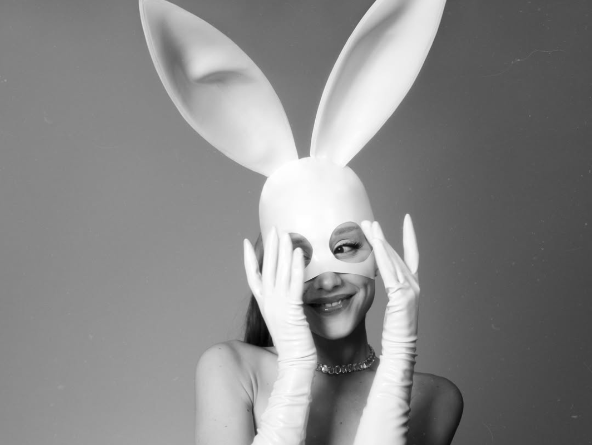 Ariana Grande Lança Música Bônus do Álbum ‘Dangerous Woman’ em Edição Especial