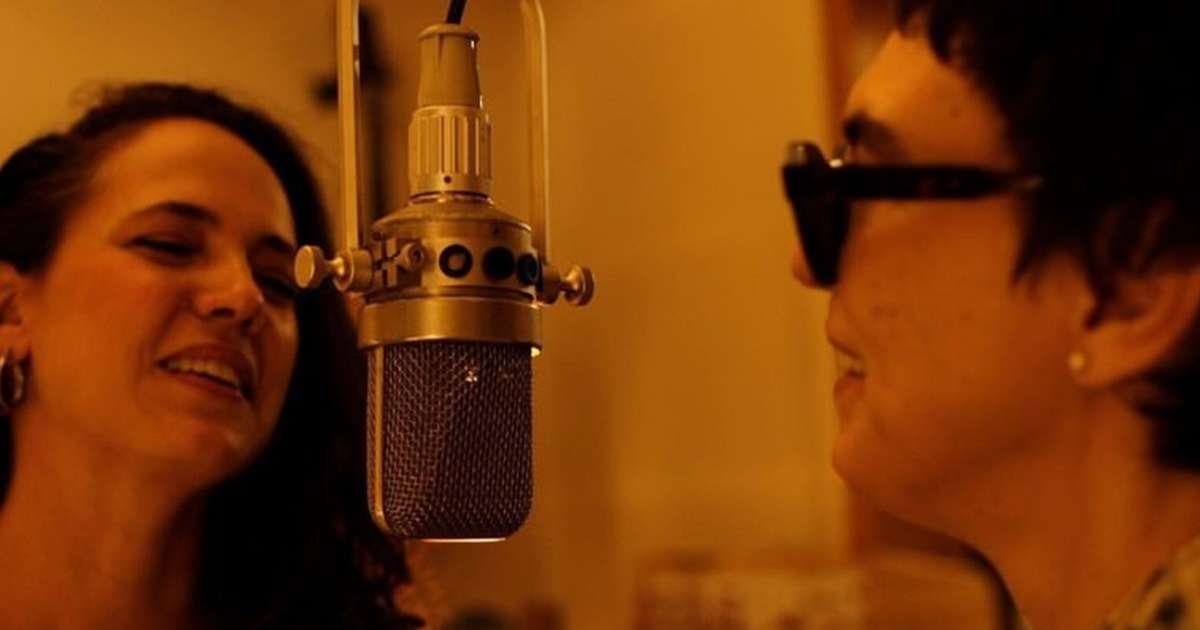 Tiê Lança Álbum ‘Esgotada’ e Fala Sobre Dueto com Adriana Calcanhotto Tiê Lança Álbum ‘Esgotada’ e Fala Sobre Dueto com Adriana Calcanhotto