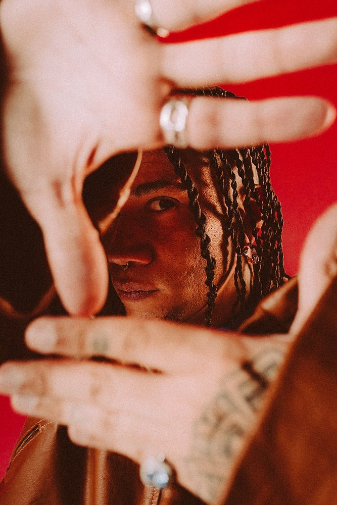 RDD Lança Álbum Solo ‘Hot Sauce’ Misturando Ritmos e Estilos RDD Lança Álbum Solo ‘Hot Sauce’ Misturando Ritmos e Estilos