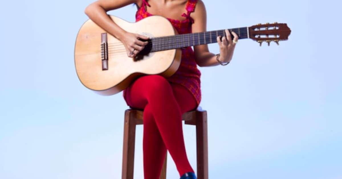 Loulu, Filha de João Gilberto, Estreia na Música e Recorda o Pai