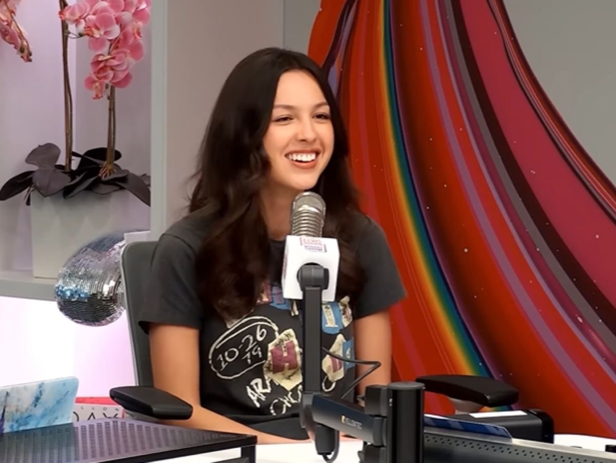 Olivia Rodrigo Fala sobre Teorias de Fãs e Novo Single ‘the cure’