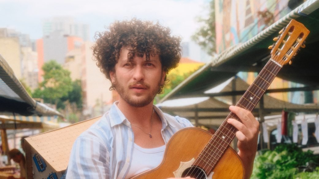 Bryan Behr Lança o Single ‘Quando Me Ver Passar’ Após Hiato