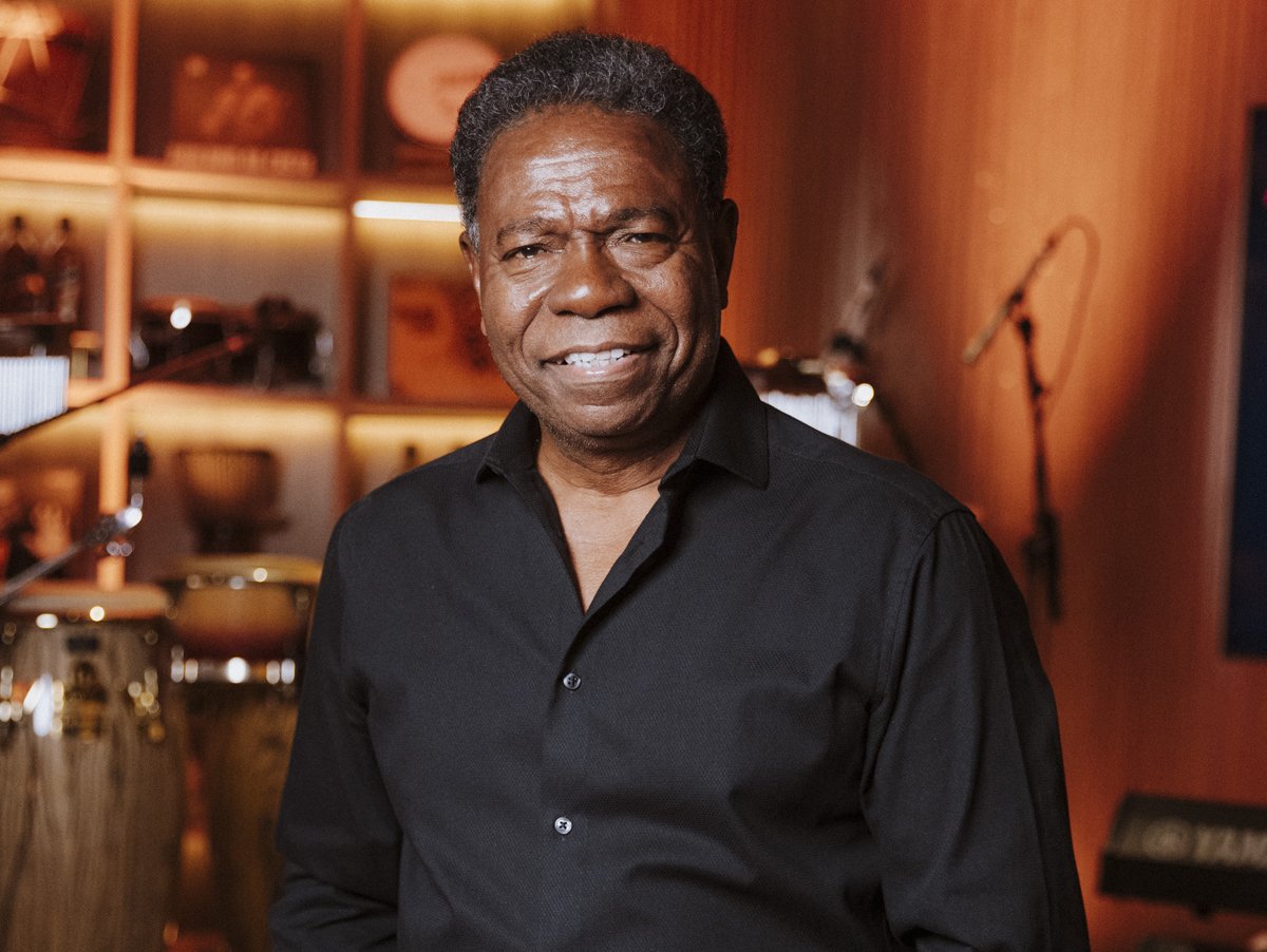 Paulinho da Costa: Uma Estrela na Calçada da Fama de Hollywood e o Legado da Percussão Brasileira