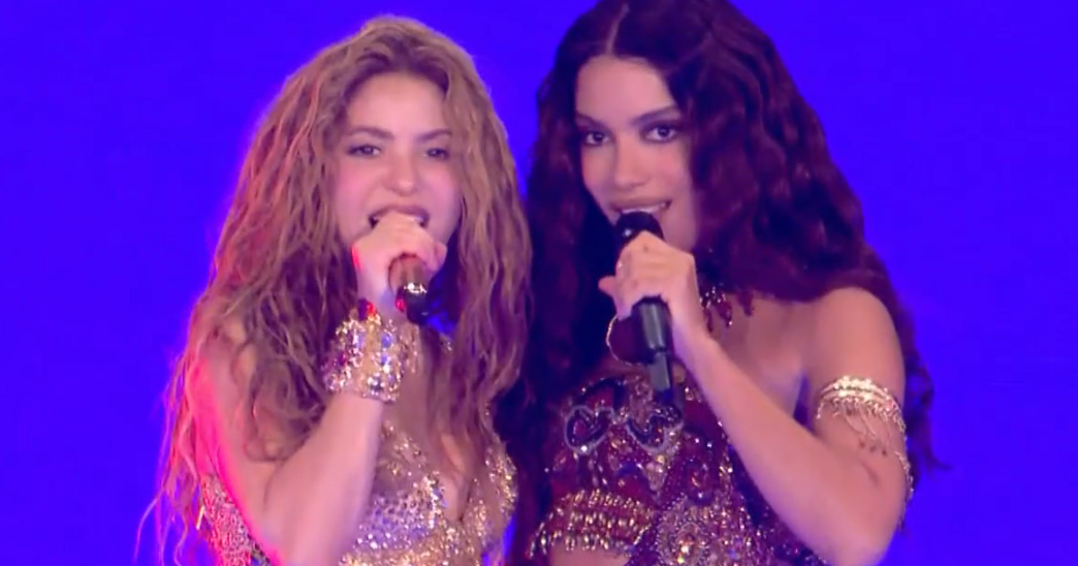 Shakira exalta Anitta como ‘deusa brasileira’ em megashow em Copacabana