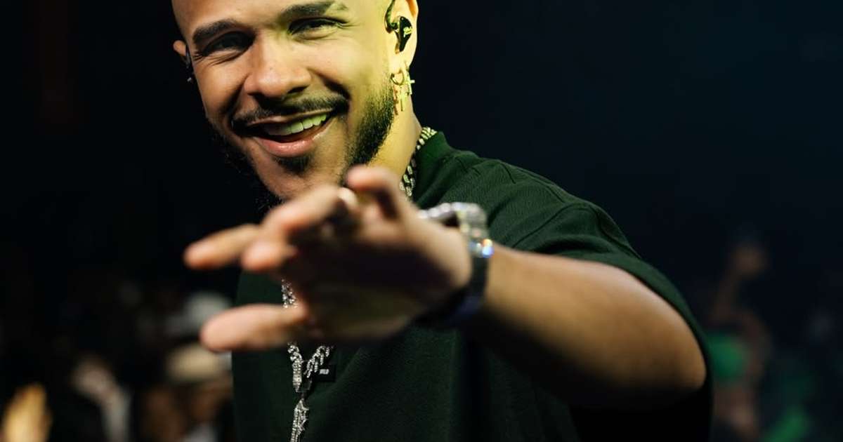 Quem é Fabinho, o Cantor que Encantou o Filho de Thiaguinho com o Pagode?