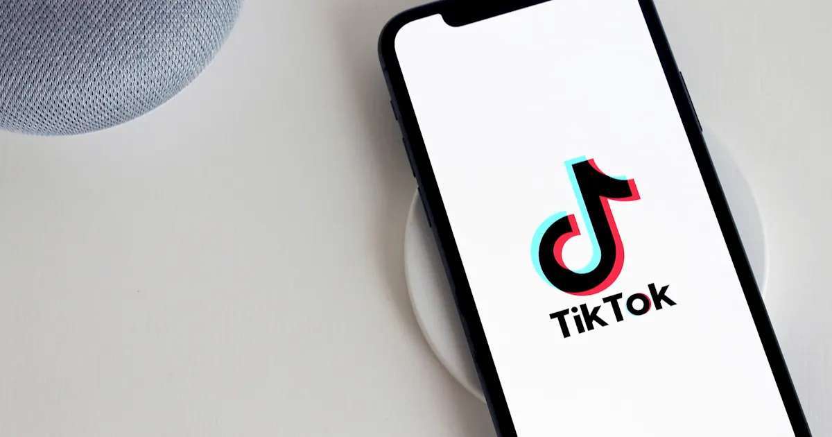 TikTok e a Reestruturação: Demissão de Funcionários e a Substituição por Inteligência Artificial TikTok e a Reestruturação: Demissão de Funcionários e a Substituição por Inteligência Artificial