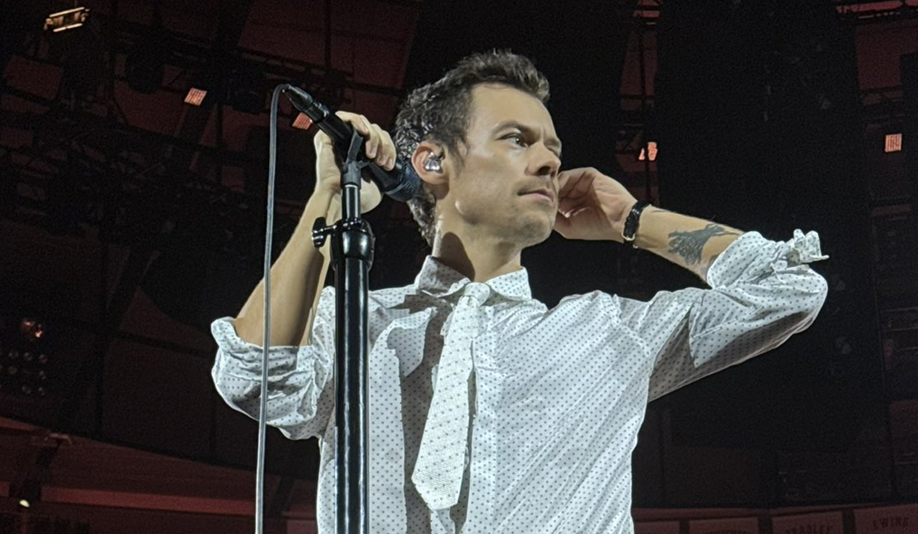 Harry Styles presta homenagem a Dolly Parton em show no Madison Square Garden